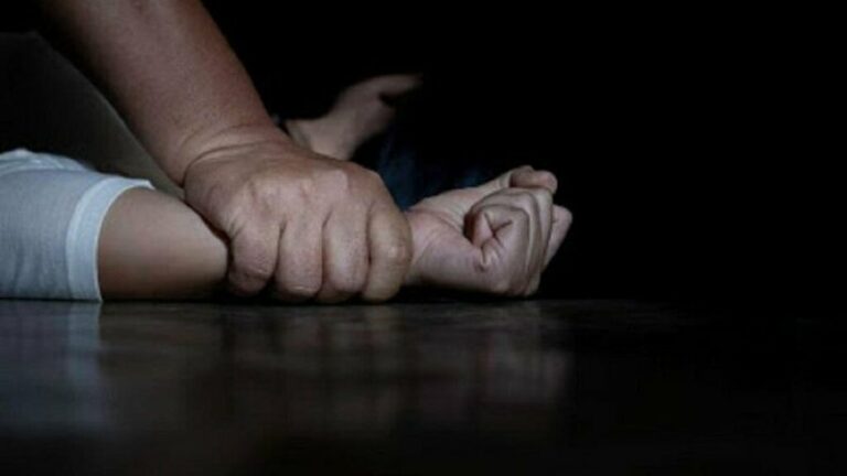 Professor é investigado por “trocar” notas por sexo