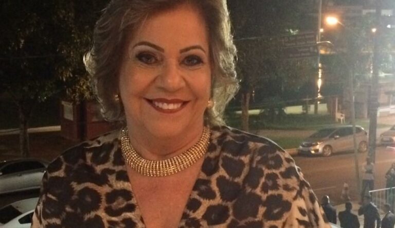 Professora e poetisa Edir Marques lança livro “voltei para vir e servir”