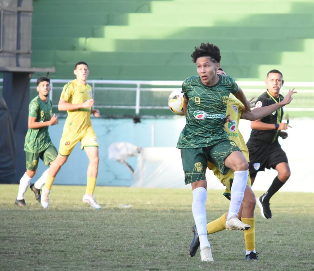 Andirá/Santa Cruz derrota o Atlético e assume liderança