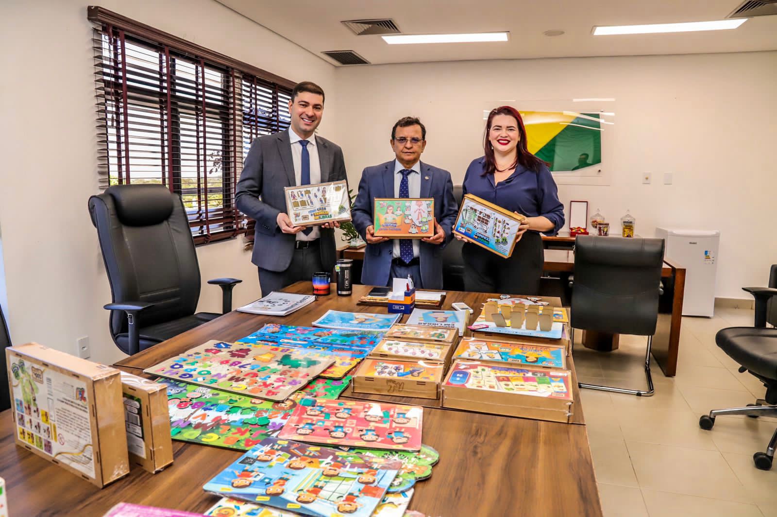 Gonzaga e Nicolau apoiam projeto de educação de autistas, surdos e deficientes visuais