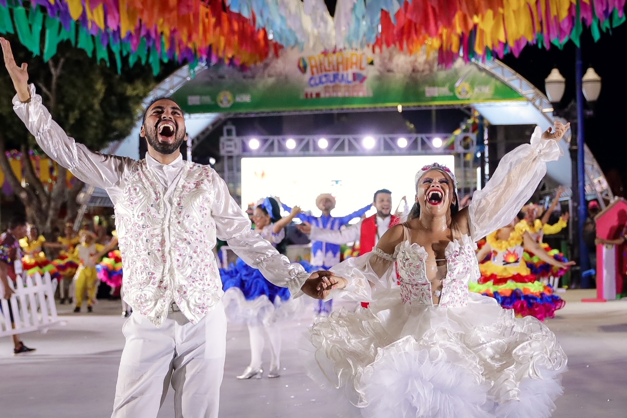 Concurso de quadrilhas encanta o público na segunda noite de Arraial Cultural
