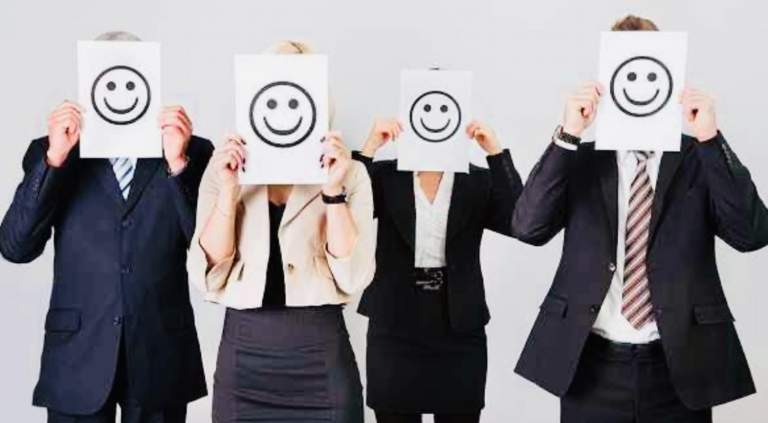 Pessoas felizes produzem mais e melhor: descubra o poder da felicidade em sua produtividade