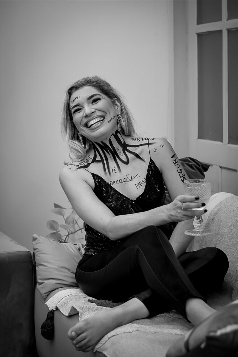 Abraçando sua singularidade: a beleza da sua essência; confira o artigo de Maysa Bezerra