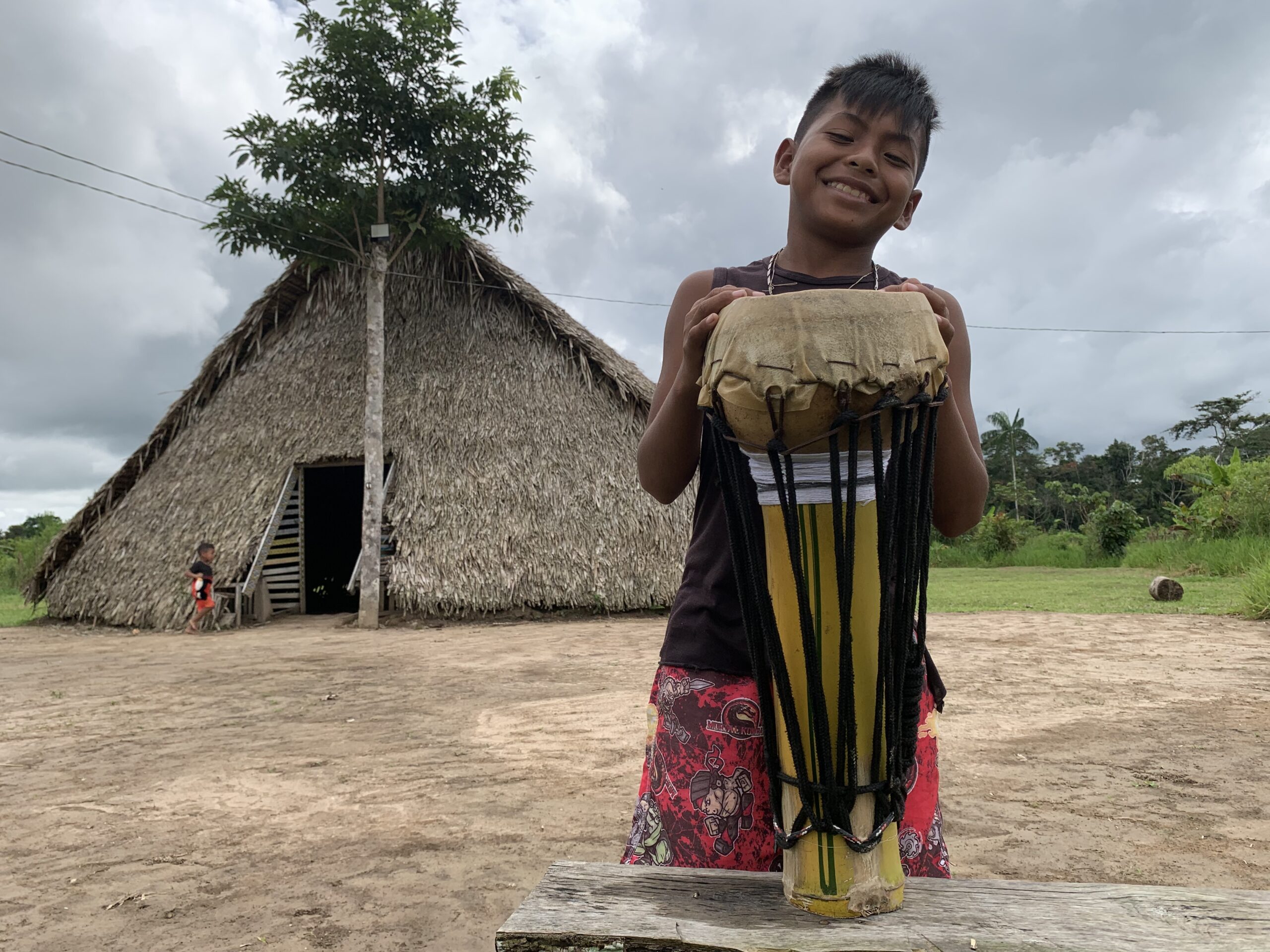 Oficina de confecção de tambores artesanais fortalece ações na aldeia Huni Kuin