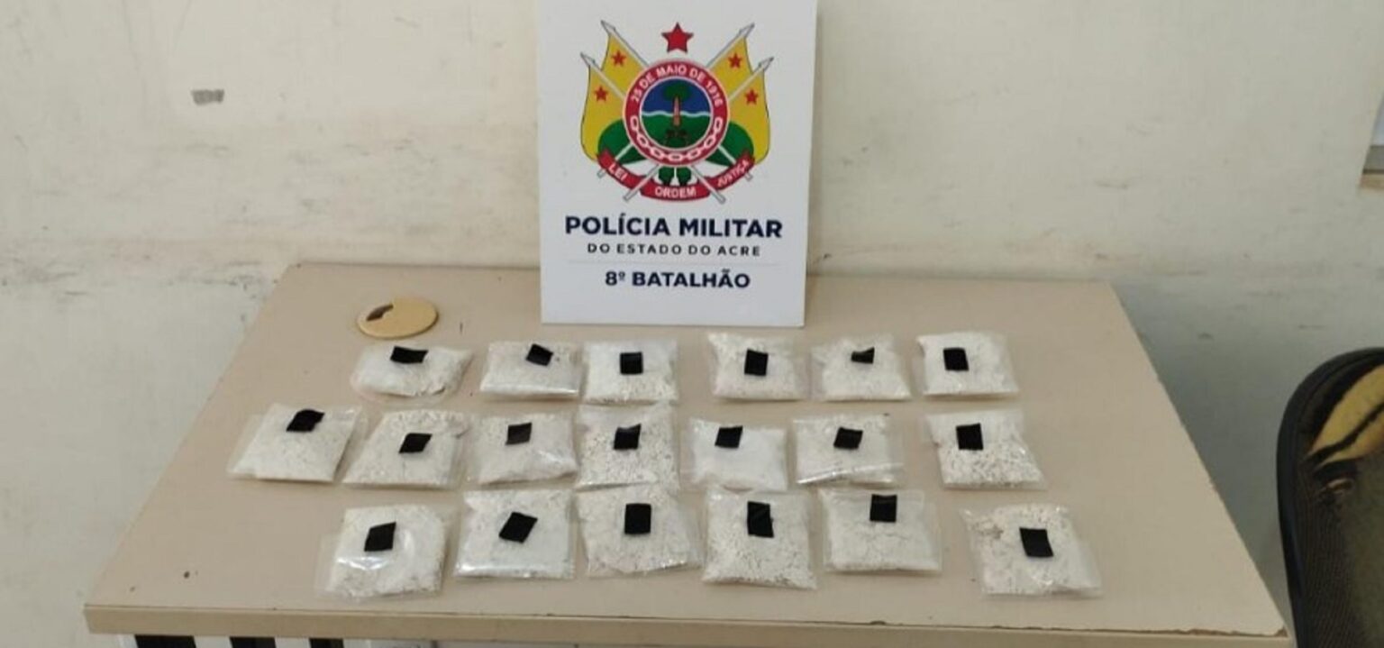 PM prende dois homens e uma mulher com 19 pacotes de cocaína no interior do Acre