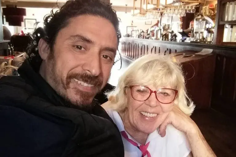 Idosa de 83 anos se separa de marido egípcio de 37 e o troca por gato