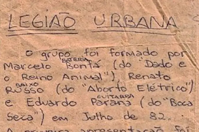 Marcelo Bonfá compartilha manuscrito de Renato Russo em papel de pão