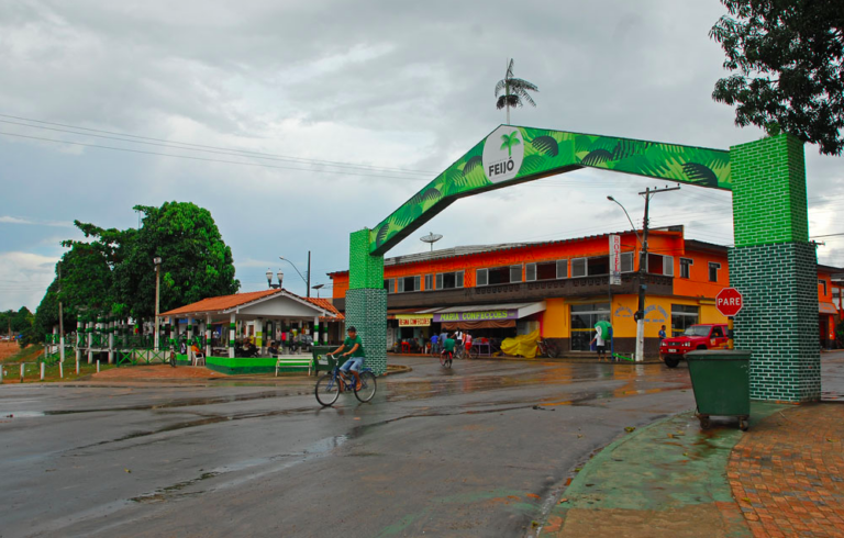 Município do Acre passa a exigir autorização para circulação de caminhões em área urbana