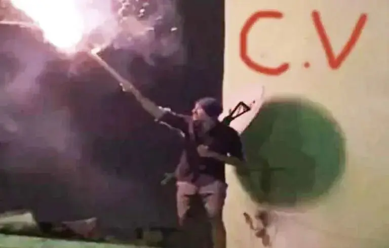 Com mortes em rebelião, queima de fogos é registrada em diversos bairros de Rio Branco