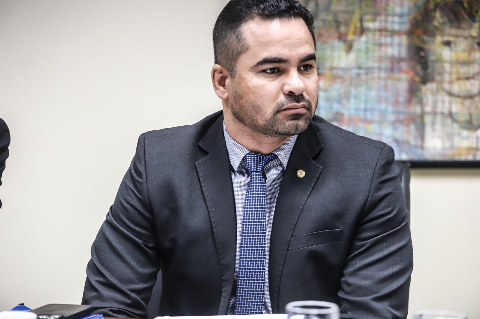 Deputado bolsonarista é o único contrário a projeto que beneficia pessoas LGBTQIA+ no Acre