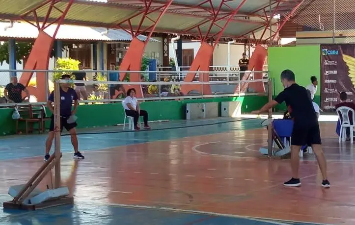 Fase municipal dos Jogos Escolares com disputa do Badminton