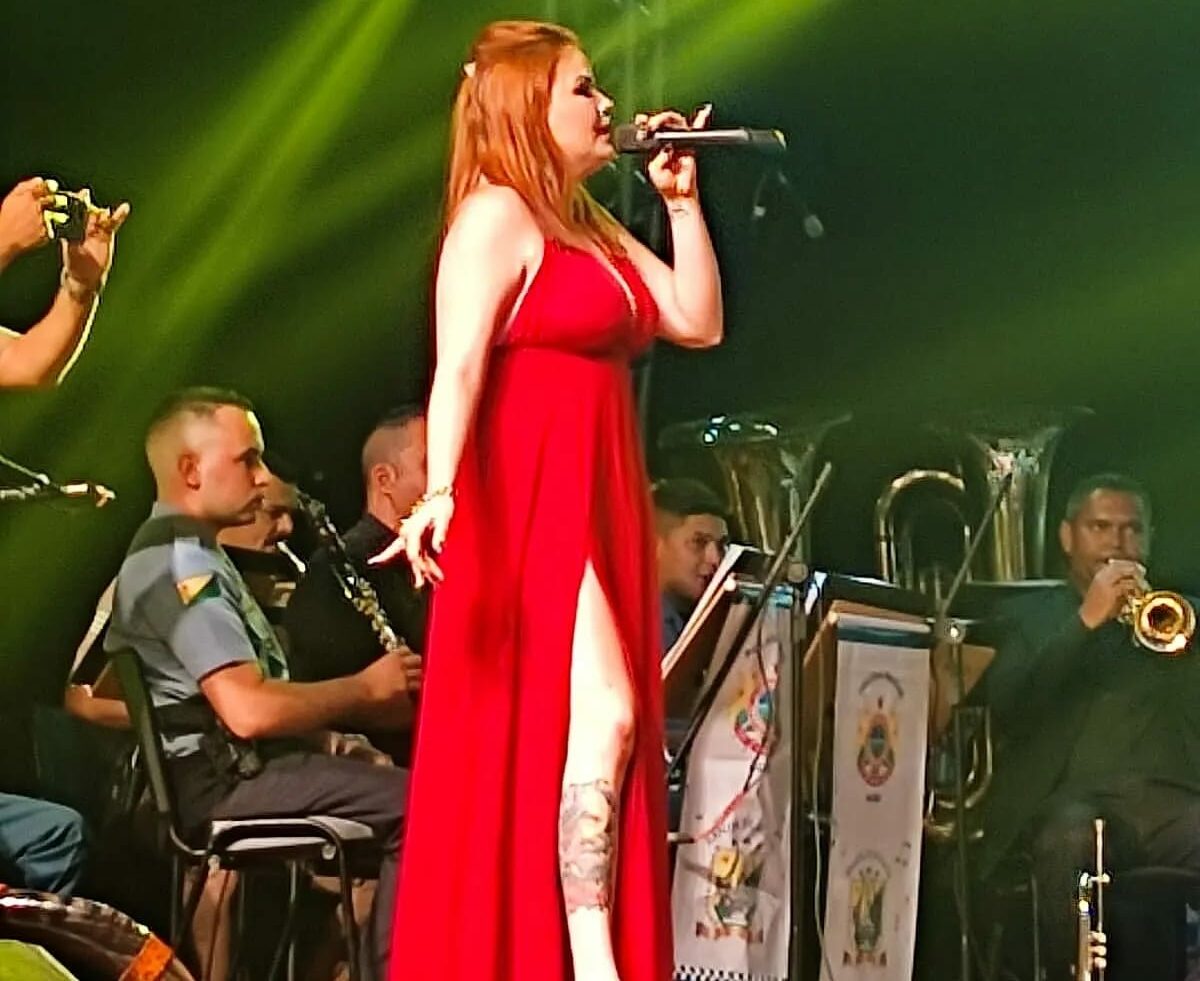 Cientista política cai no samba: Clara Castilhos faz show dia 13 de julho na Confraria Gastrobar