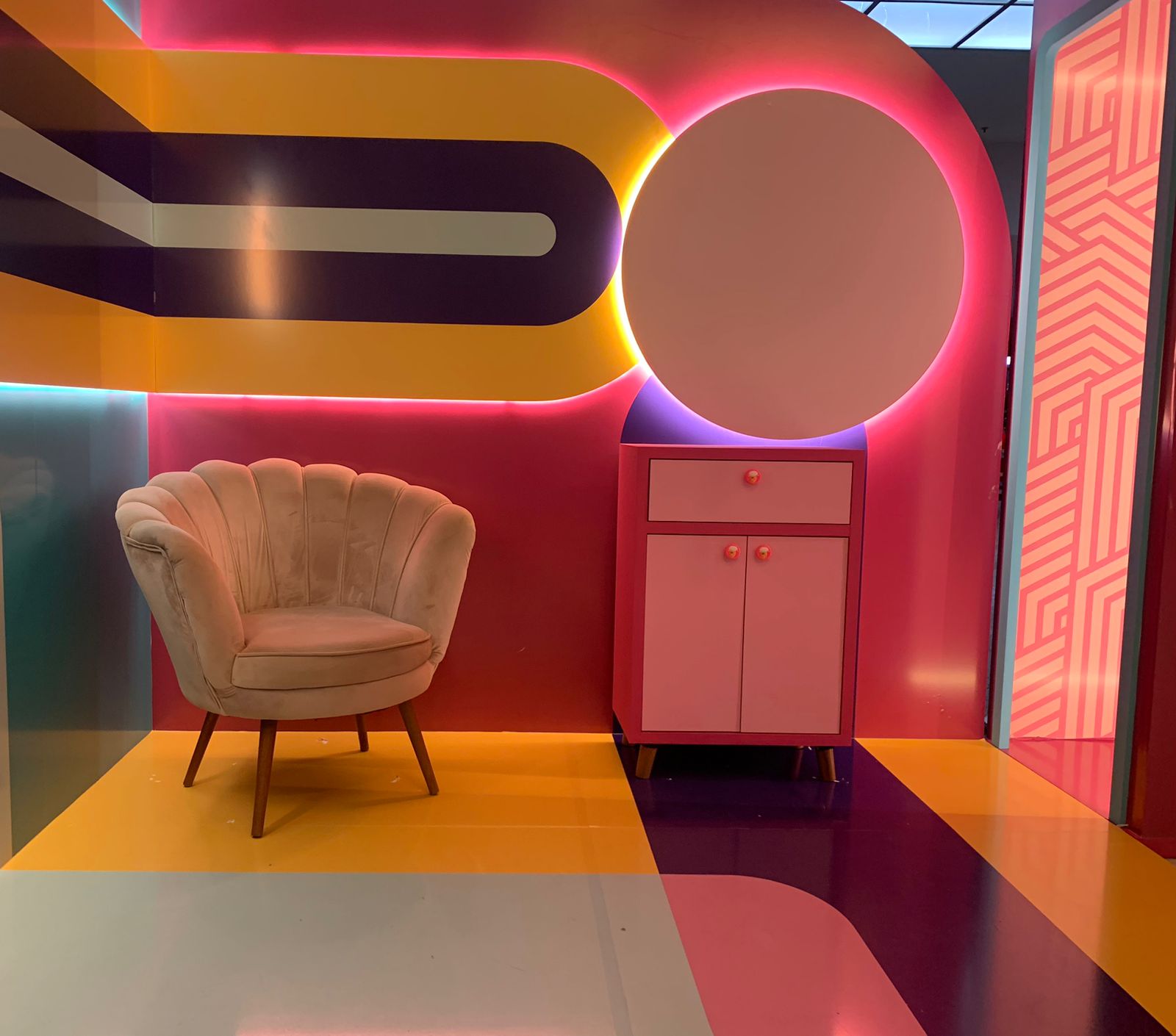 Inspirada no filme Barbie, Cimec e Coral apresentam tendência para decoração de ambientes