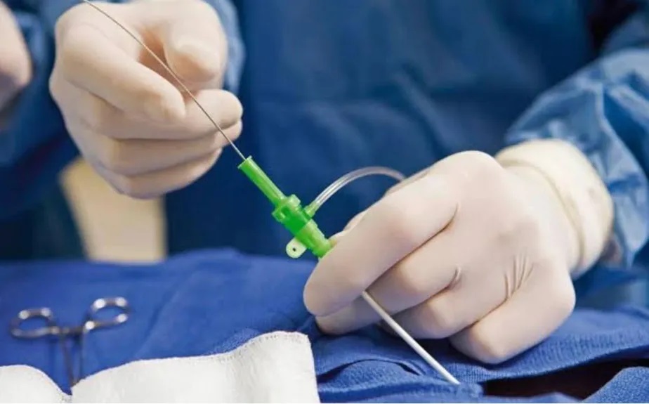 Mulher submetida a oito cirurgias por erro médico recebe indenização de R$ 300 mil na Justiça