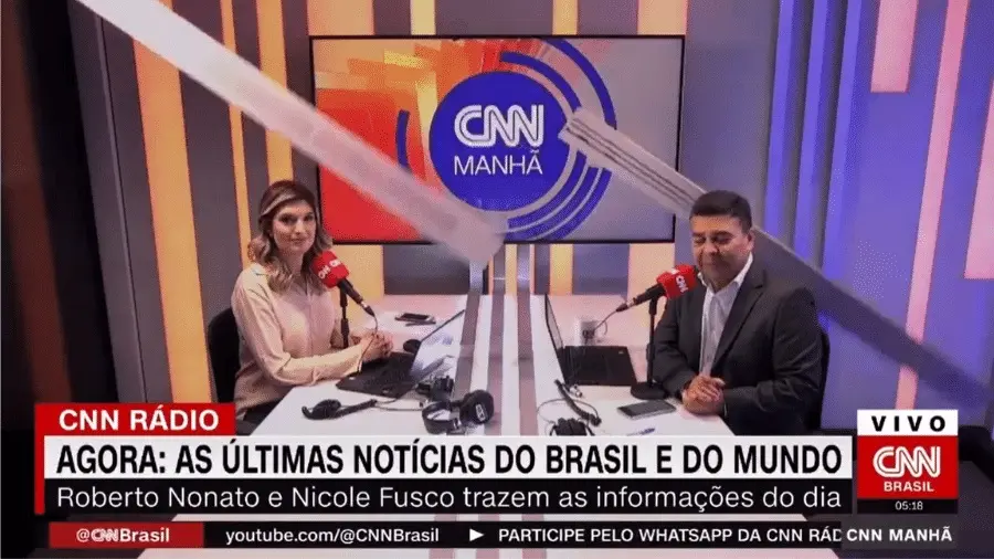 Teto de cenário da CNN Brasil desaba e atinge apresentador ao vivo