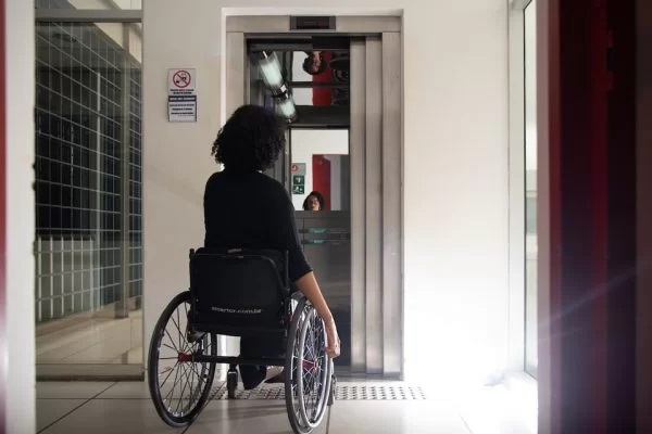 IBGE: pessoas com deficiência têm menos acesso ao mercado de trabalho