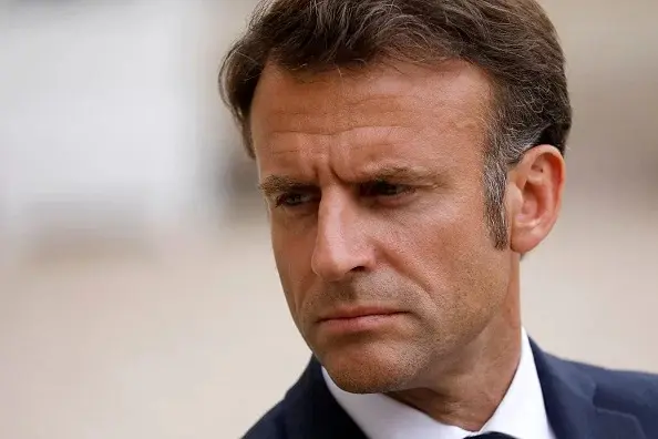 Pedaço de dedo humano é enviado para Emmanuel Macron em Paris