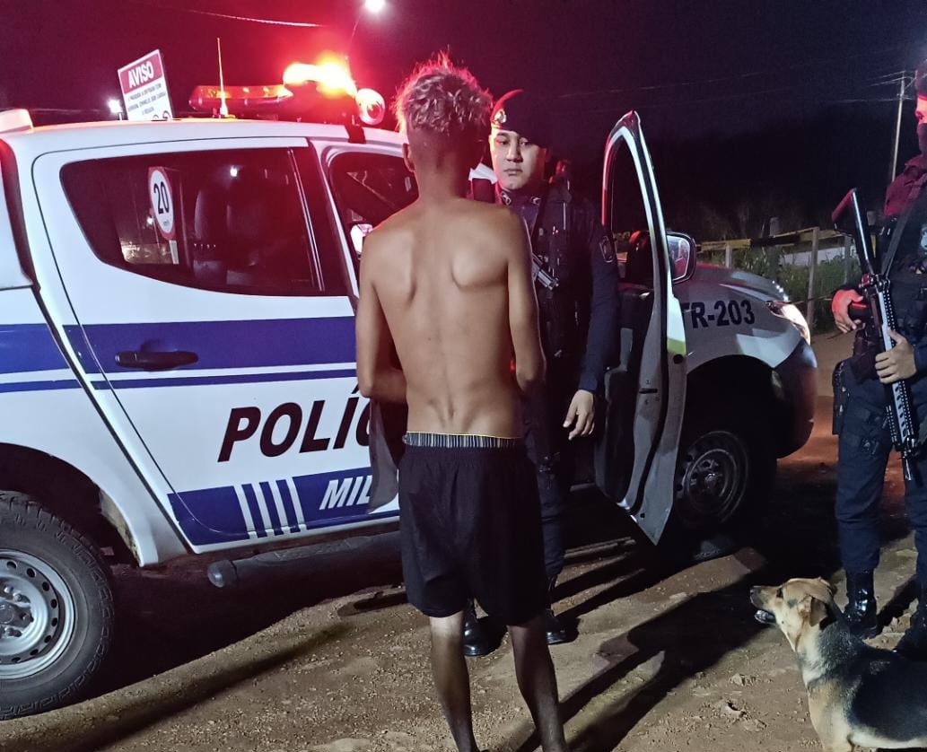 Lavador de carros que foi sequestrado foge de cativeiro e pede ajuda em canteiro de obras