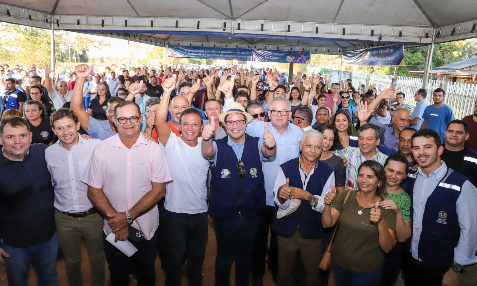 Ao lado de Bittar, Gladson deixa R$ 14,1 mi em ordens de serviço para Plácido de Castro