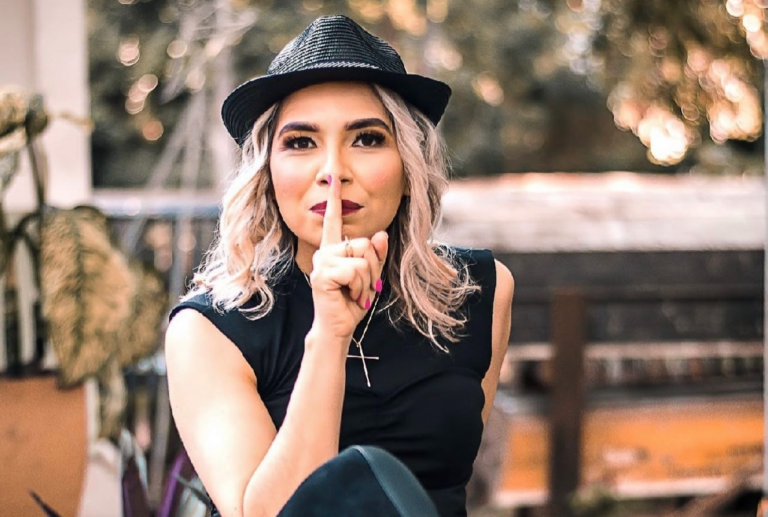 Sororidade Feminina no Tempo Moderno: uma mudança de mindset ou utopia alcançável? Sororidade Feminina no Tempo Moderno: uma mudança de mindset ou utopia alcançável?