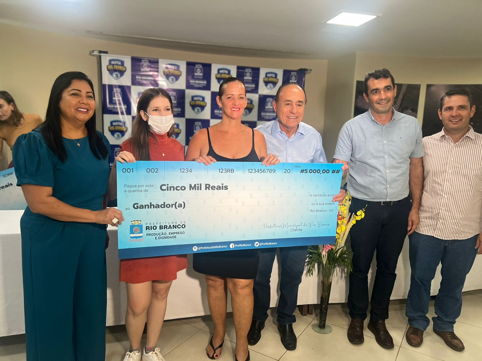 Bocalom entrega R$ 30 mil em prêmios para vencedores do “Nota Rio Branco”