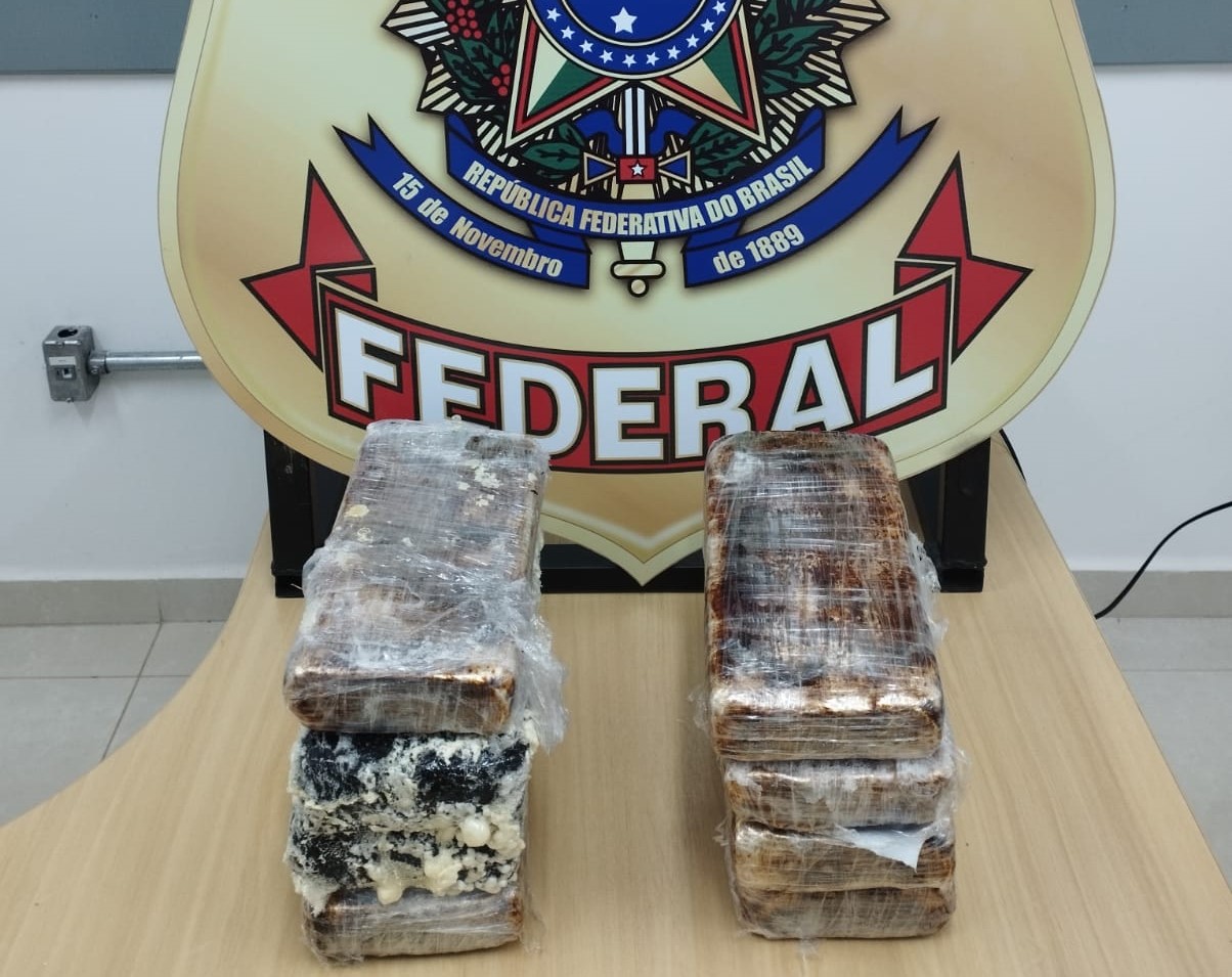 PF apreende tabletes de cocaína escondidos em carrinhos de brinquedo