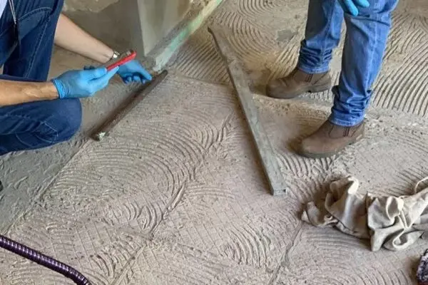 Mulher leva 42 pontos na cabeça após apanhar de ex com barra de ferro