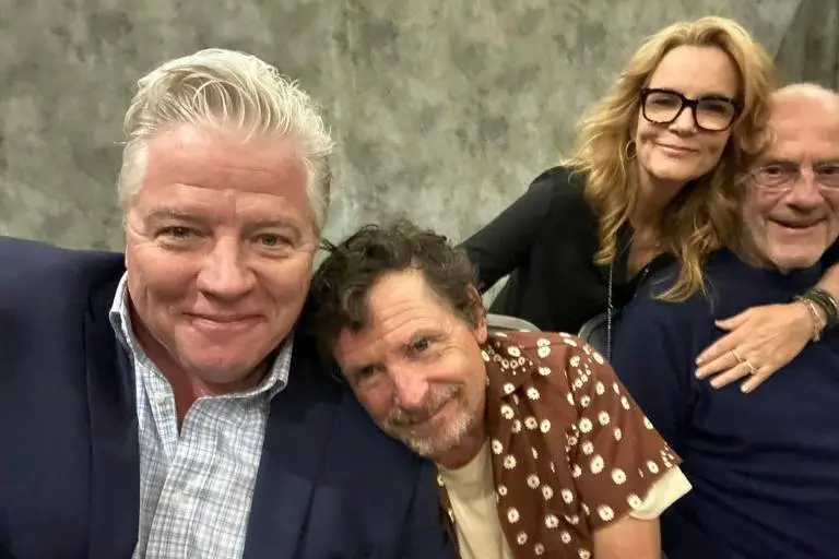Elenco de ‘De Volta para o Futuro’ se reencontra após 33 anos