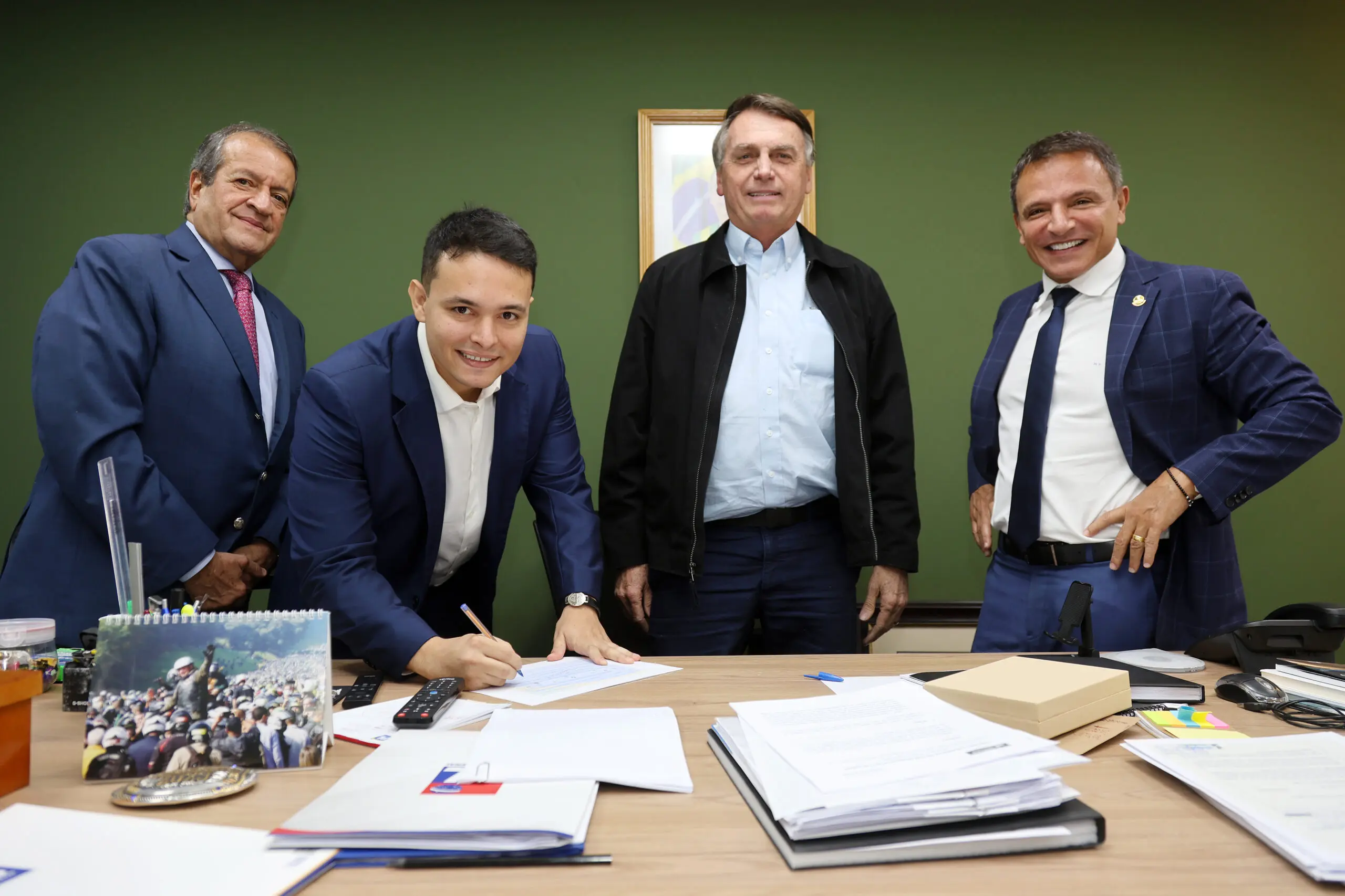 Com chancela de Bolsonaro, João Paulo Bittar se filia ao PL e fala de candidatura