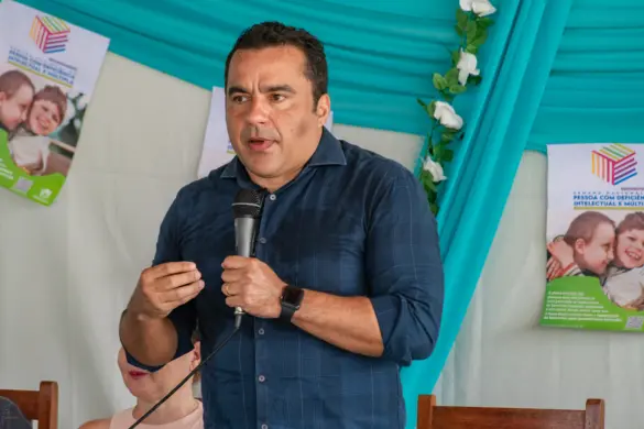 VEÍCULO APAE CZS (18)