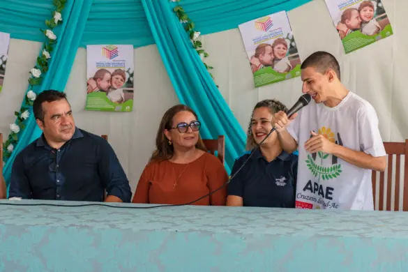 VEÍCULO APAE CZS (34)