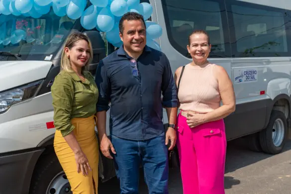 VEÍCULO APAE CZS (44)