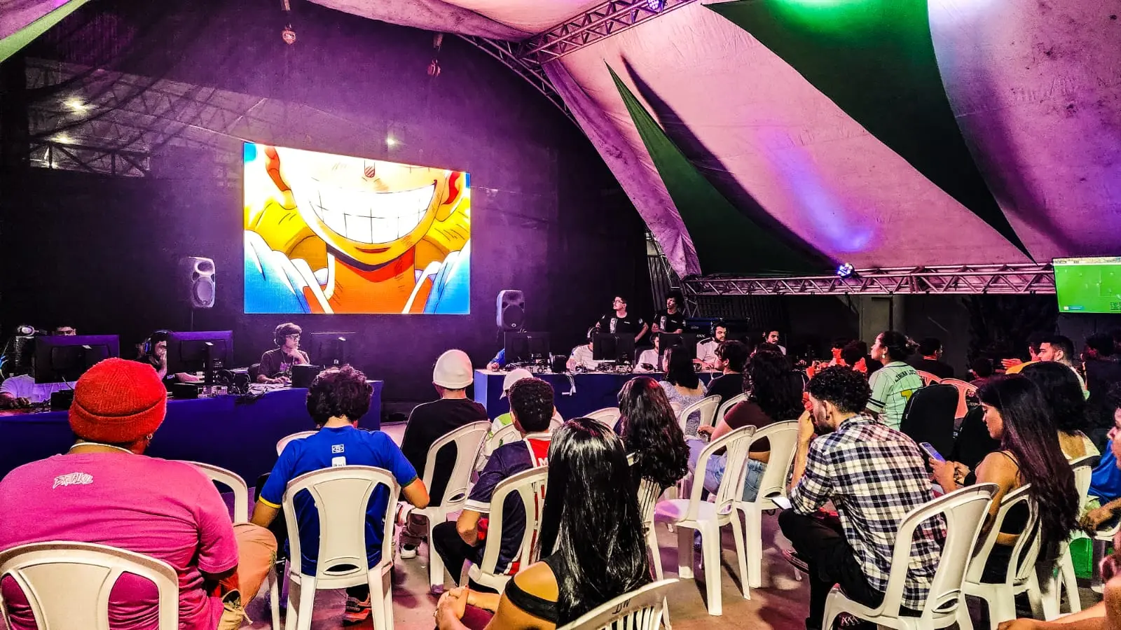 Episódio de anime é exibido na Expoacre e reúne dezenas de pessoas