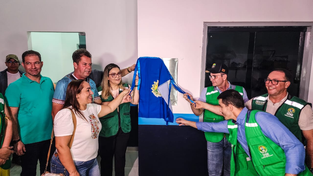 Governo entrega revitalização da Rádio Difusora em Feijó e anuncia obra em hospital
