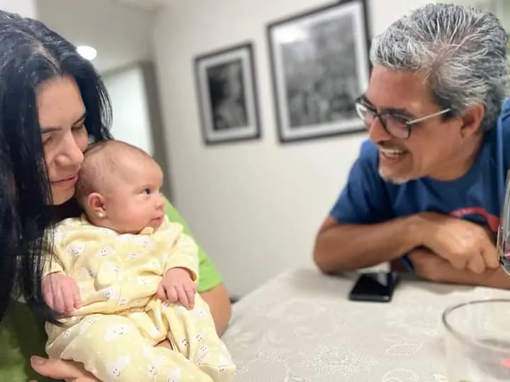Duro na tribuna, Edvaldo Magalhães abre o coração de vovô babão para festejar 1º aniversário da neta