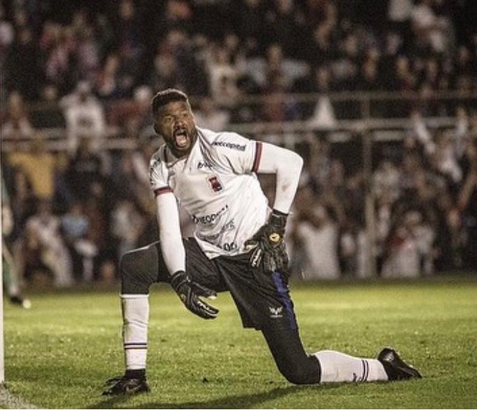 Rio Branco “sonha” com goleiro Felipe para a próxima temporada