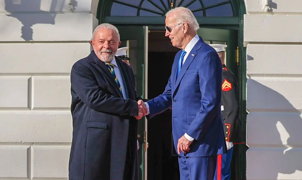 Lula e Biden falam sobre meio ambiente e direitos dos trabalhadores