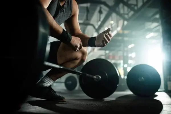 Personal trainer é preso por abusar de 5 alunas em academia