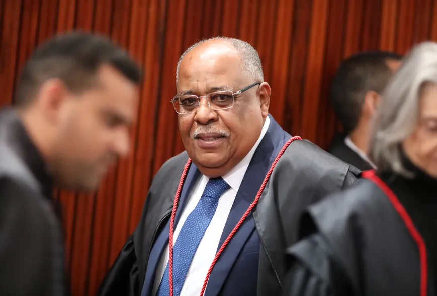 Ministro bloqueia de sistema do TSE advogado que pediu anulação de julgamento de Bolsonaro