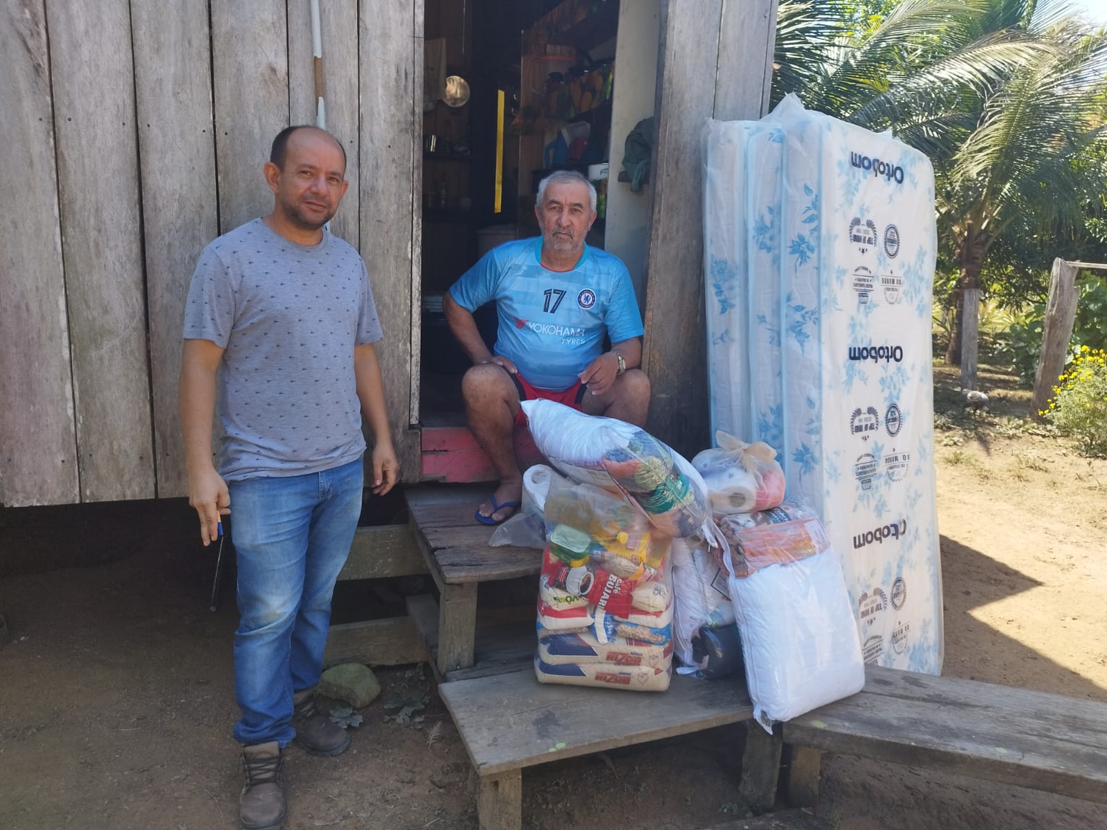 Prefeitura de Brasileia leva ação humanitária para ribeirinhos e produtores rurais do município