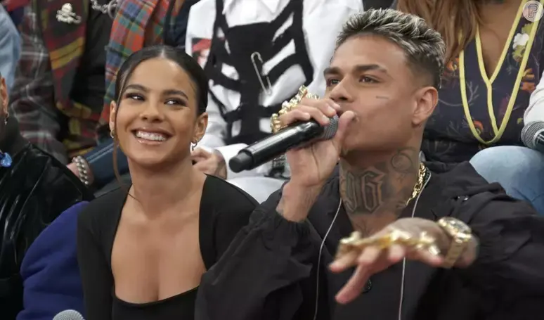 Acusado de trair Bella Campos, MC Cabelinho toma atitude inesperada em show