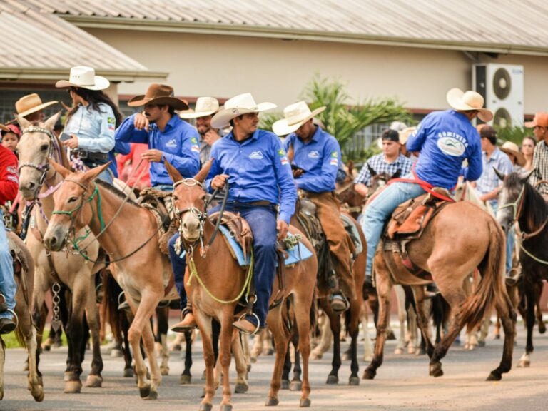 Primeiras noites de Expoacre, Cavalgada e Especial Shakira: veja como curtir o fim de semana