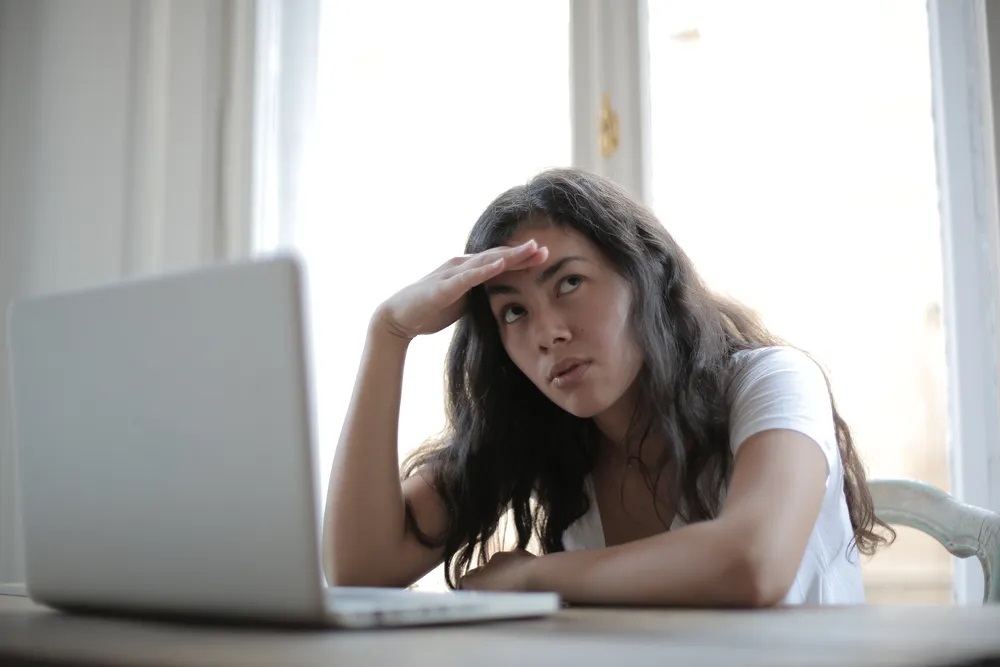 ‘Que chatice!’: 7 coisas comuns que todo mundo odeia na Internet