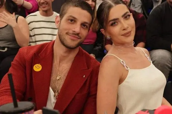 Jade Picon e Chay Suede causam nos bastidores do Criança Esperança