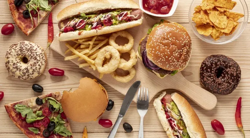 Nova recomendação da OMS para consumo de gordura, açúcar e carboidratos; veja