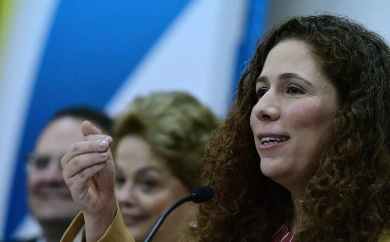 Concursos Federais: ministra prevê 10 mil vagas e avais este ano