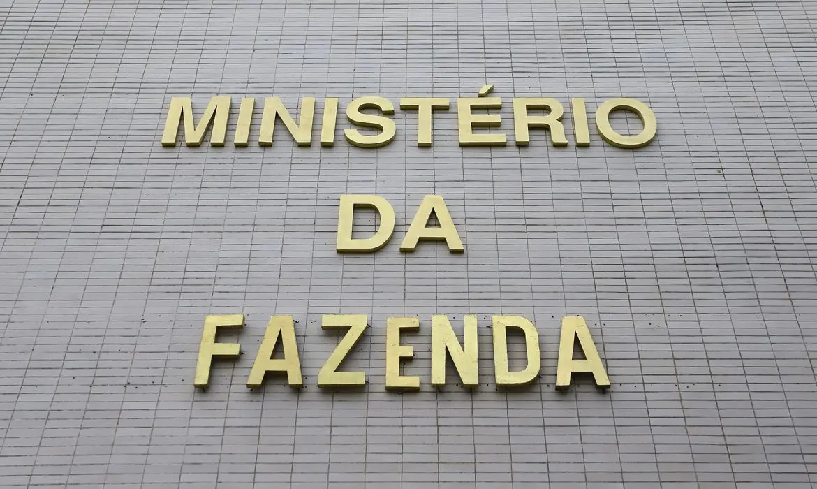 Alíquota-padrão do IVA ficará entre 25,45% e 27%, calcula Fazenda