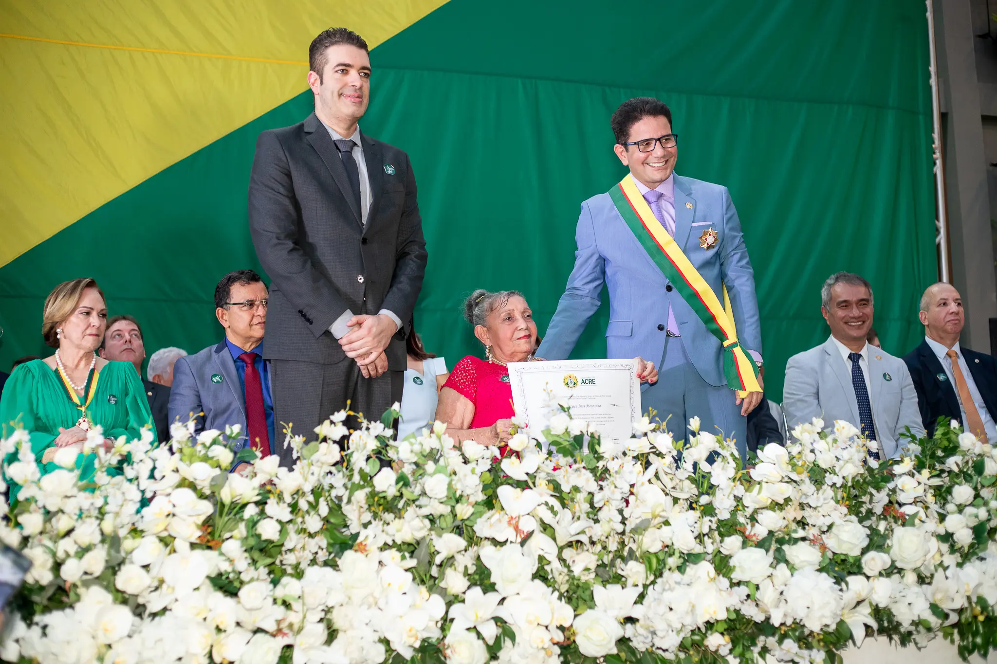 Mestra Francis Nunes é condecorada com a Ordem da Estrela do Acre no grau de Cavaleiro