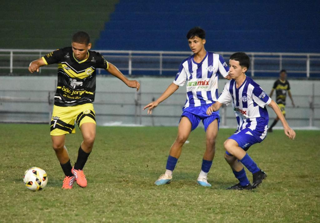 Sena Madureira e Adesg vencem nas estreias do campeonato estadual