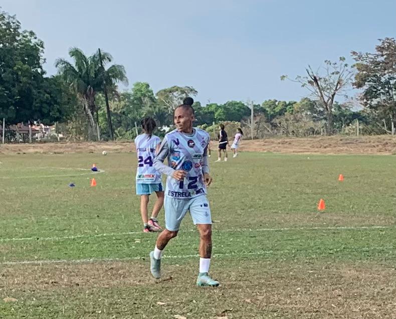 Ivan Mazzuia comanda treino técnico e faz ajustes no Atlético